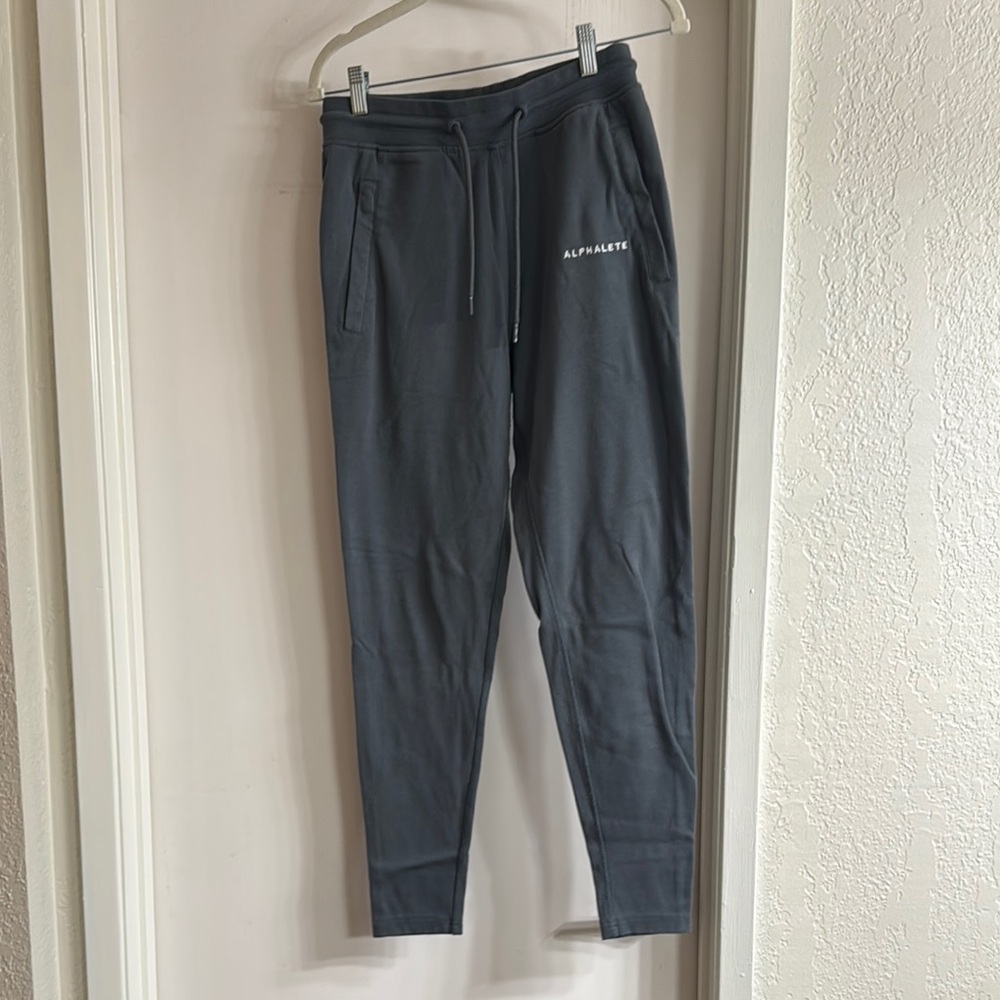 Alphalete women’s Gray Jogger Pants